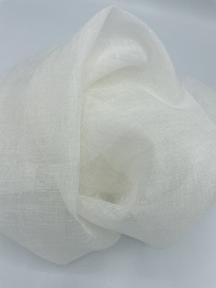 Sérsaumuð þunn hörgardína