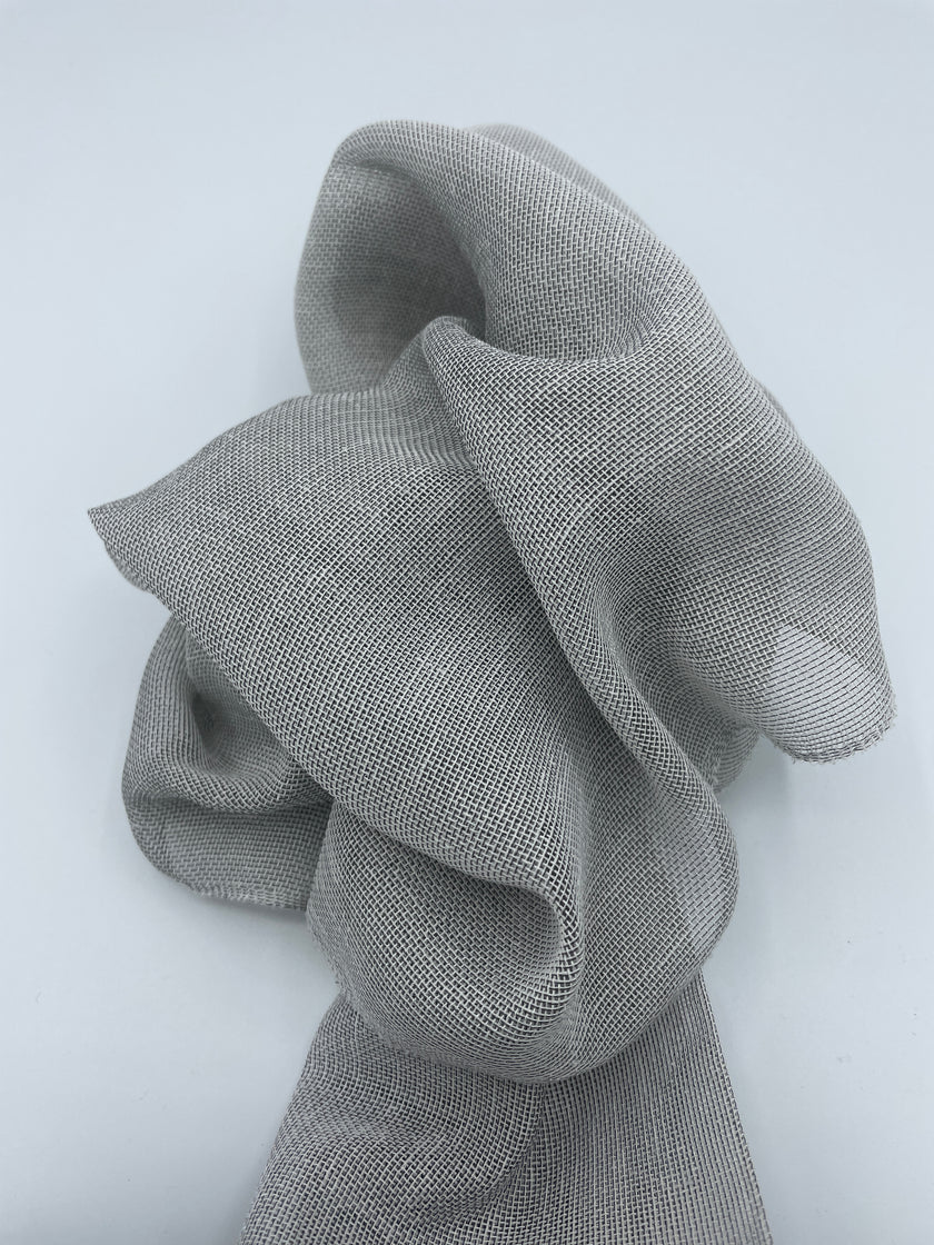 Sérsaumuð þunn gardína Allaire Innbyggt Wave